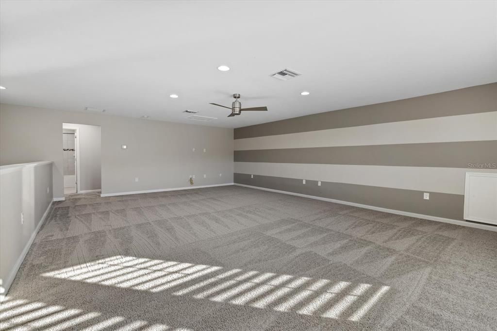 For Sale: $750,000 (5 beds, 3 baths, 3088 Square Feet)