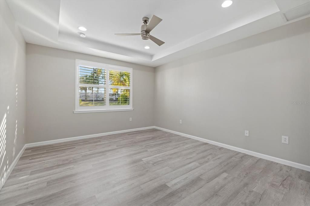 For Sale: $750,000 (5 beds, 3 baths, 3088 Square Feet)