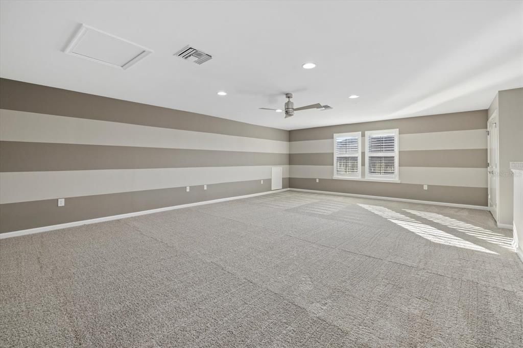 For Sale: $750,000 (5 beds, 3 baths, 3088 Square Feet)