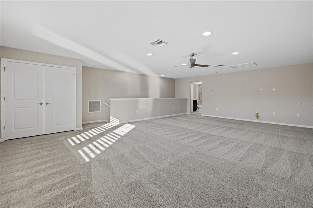 For Sale: $750,000 (5 beds, 3 baths, 3088 Square Feet)