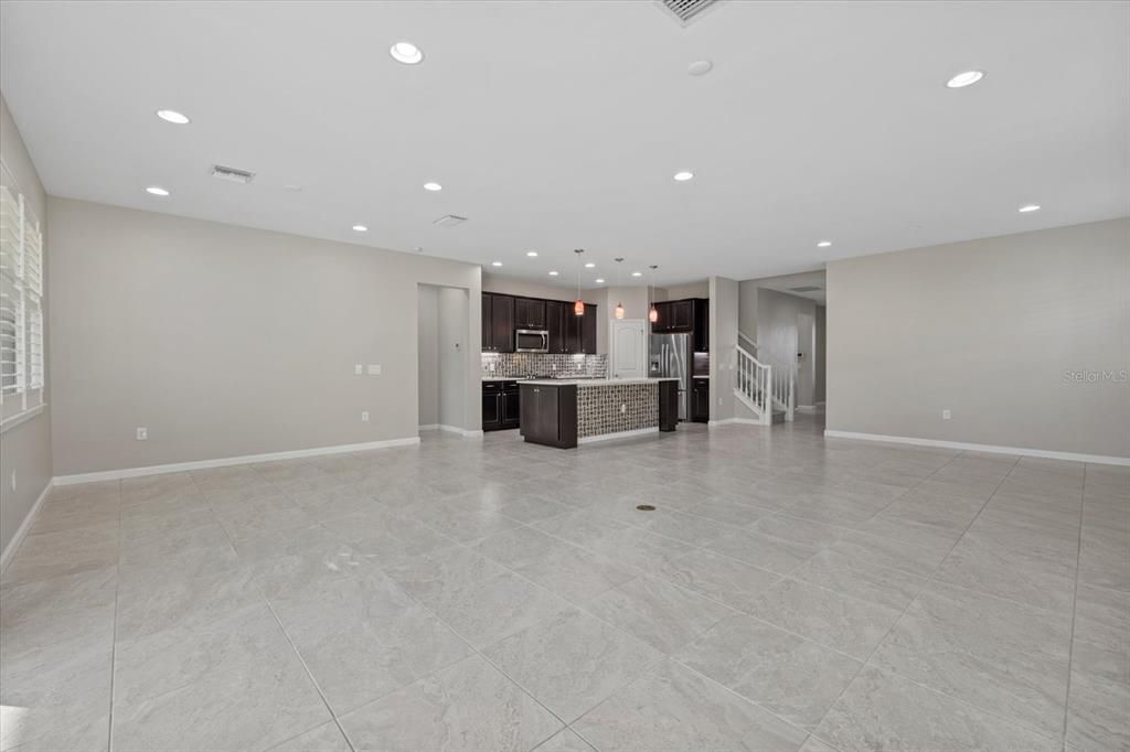 For Sale: $750,000 (5 beds, 3 baths, 3088 Square Feet)