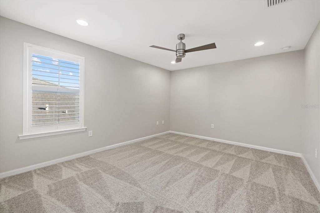 For Sale: $750,000 (5 beds, 3 baths, 3088 Square Feet)