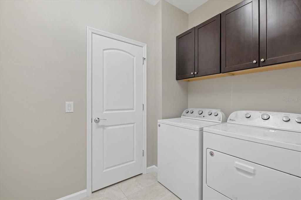 For Sale: $750,000 (5 beds, 3 baths, 3088 Square Feet)