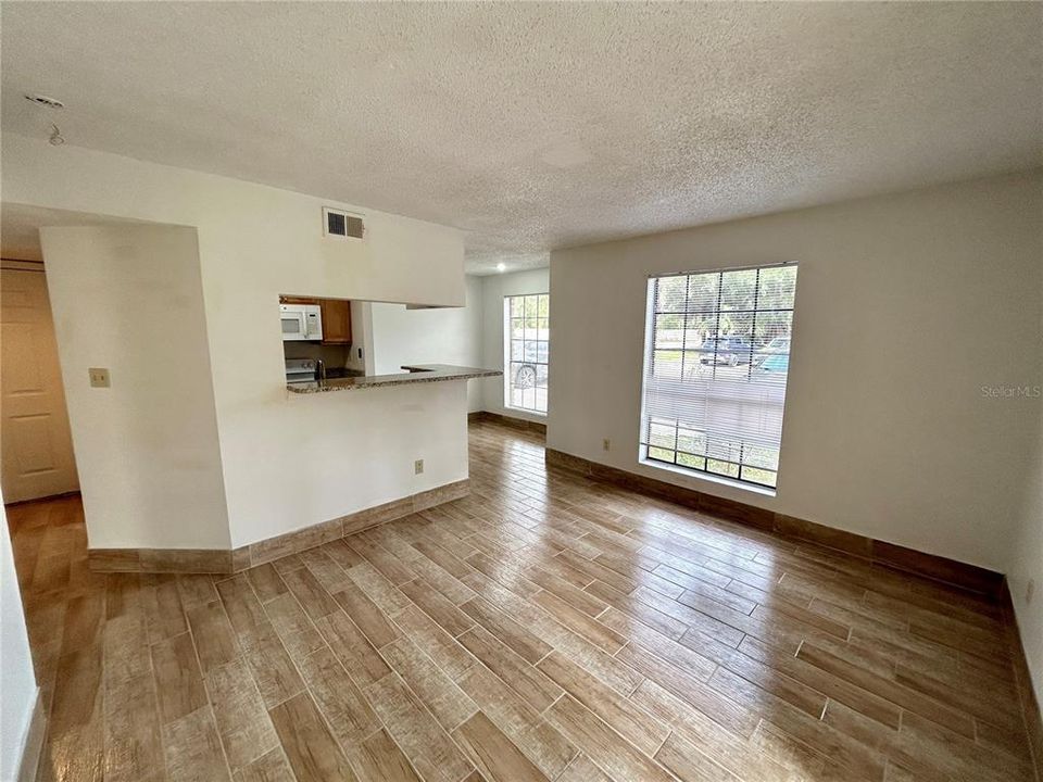 В аренду: $1,250 (1 спален, 1 ванн, 581 Квадратных фут)