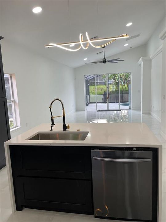 En Renta: $2,800 (4 camas, 3 baños, 1844 Pies cuadrados)