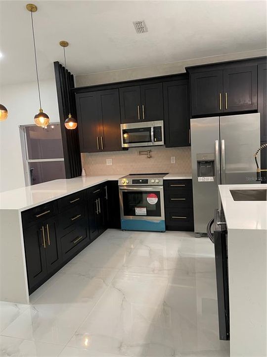 En Renta: $2,800 (4 camas, 3 baños, 1844 Pies cuadrados)