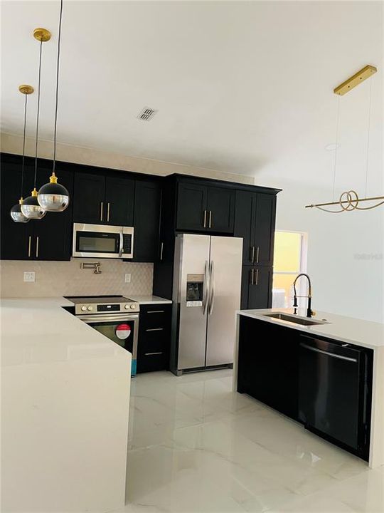 En Renta: $2,800 (4 camas, 3 baños, 1844 Pies cuadrados)