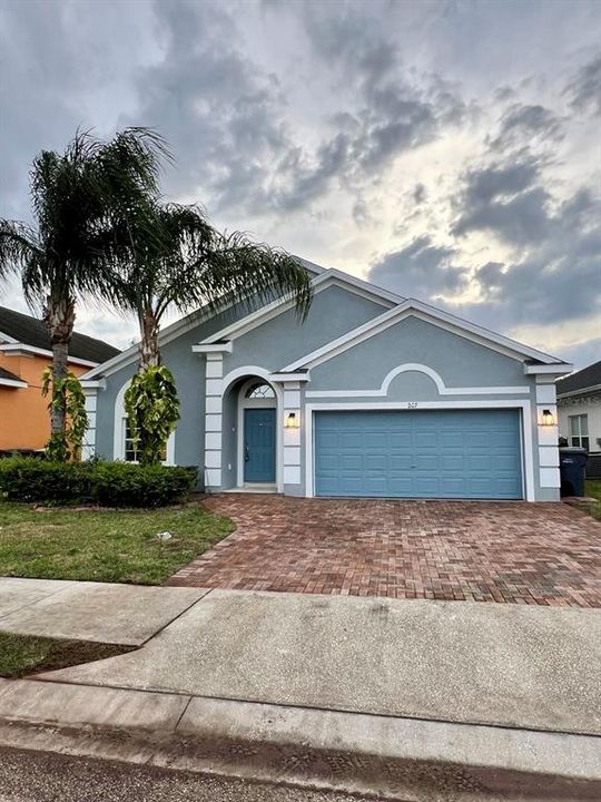 En Renta: $2,800 (4 camas, 3 baños, 1844 Pies cuadrados)