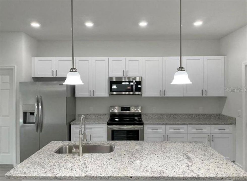 出租: $2,000 (4 贝兹, 2 浴室, 1765 平方英尺)