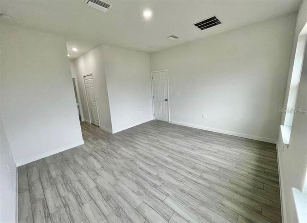 出租: $2,000 (4 贝兹, 2 浴室, 1765 平方英尺)