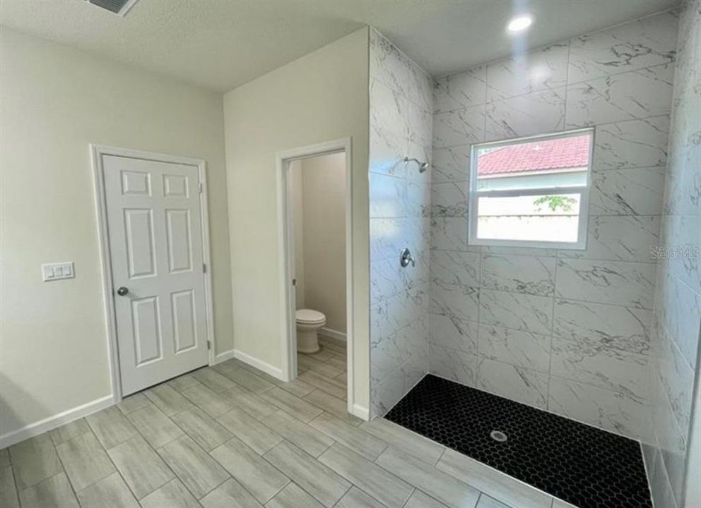 出租: $2,000 (4 贝兹, 2 浴室, 1765 平方英尺)