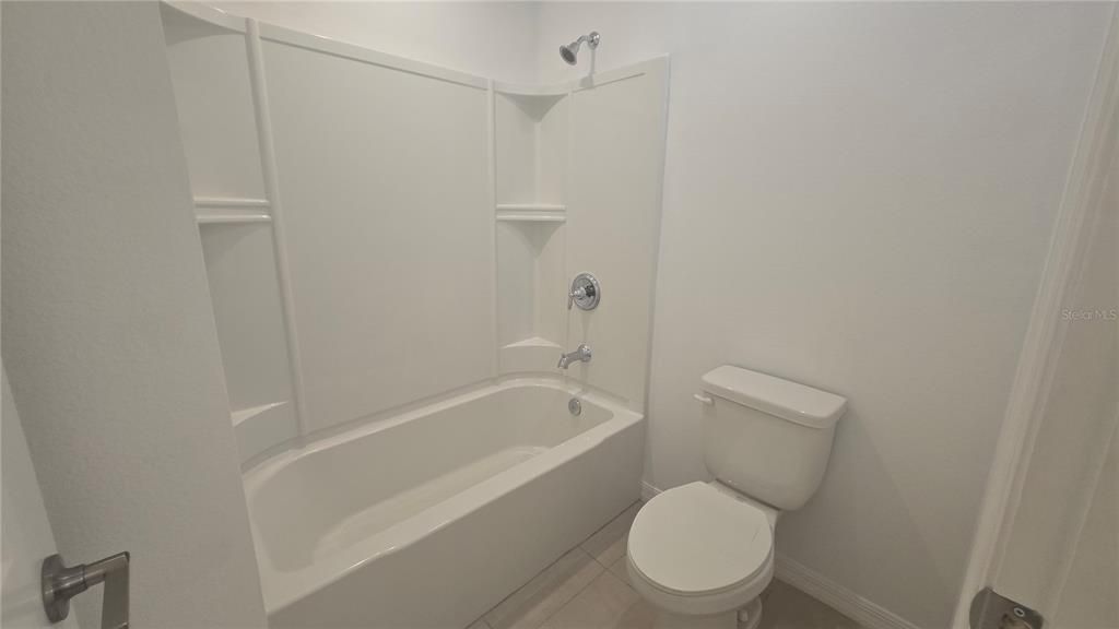 For Rent: $2,298 (5 beds, 3 baths, 2271 Square Feet)