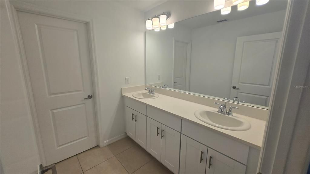 For Rent: $2,298 (5 beds, 3 baths, 2271 Square Feet)