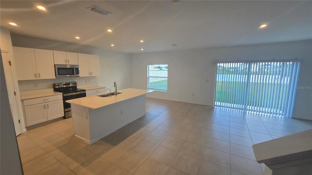 For Rent: $2,298 (5 beds, 3 baths, 2271 Square Feet)