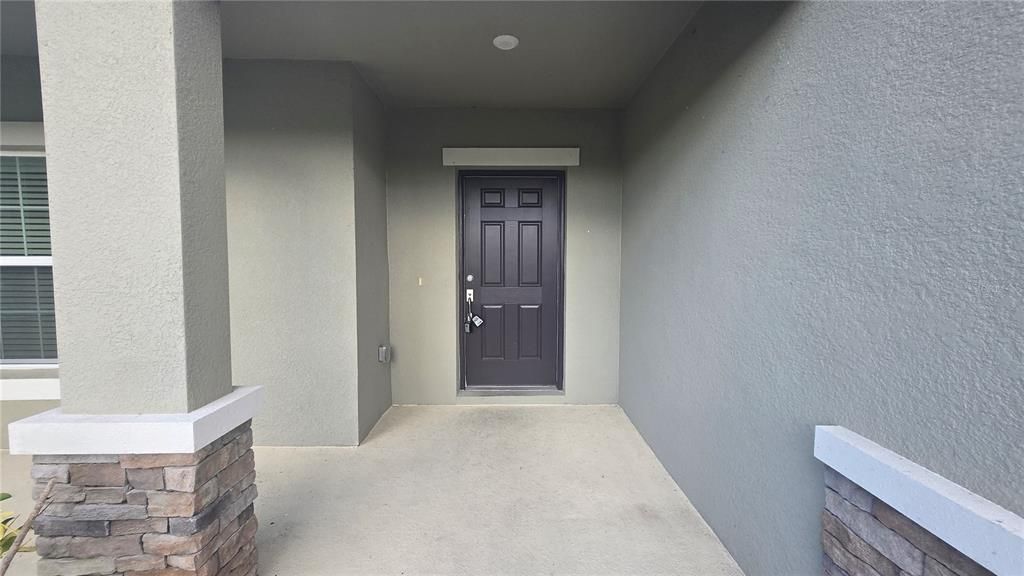 For Rent: $2,298 (5 beds, 3 baths, 2271 Square Feet)