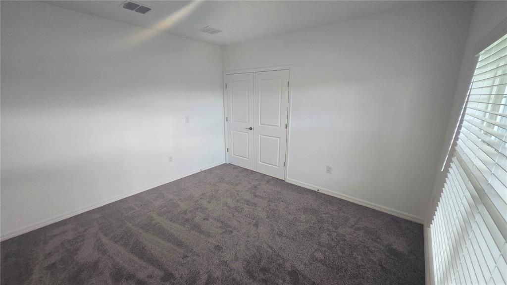 For Rent: $2,298 (5 beds, 3 baths, 2271 Square Feet)