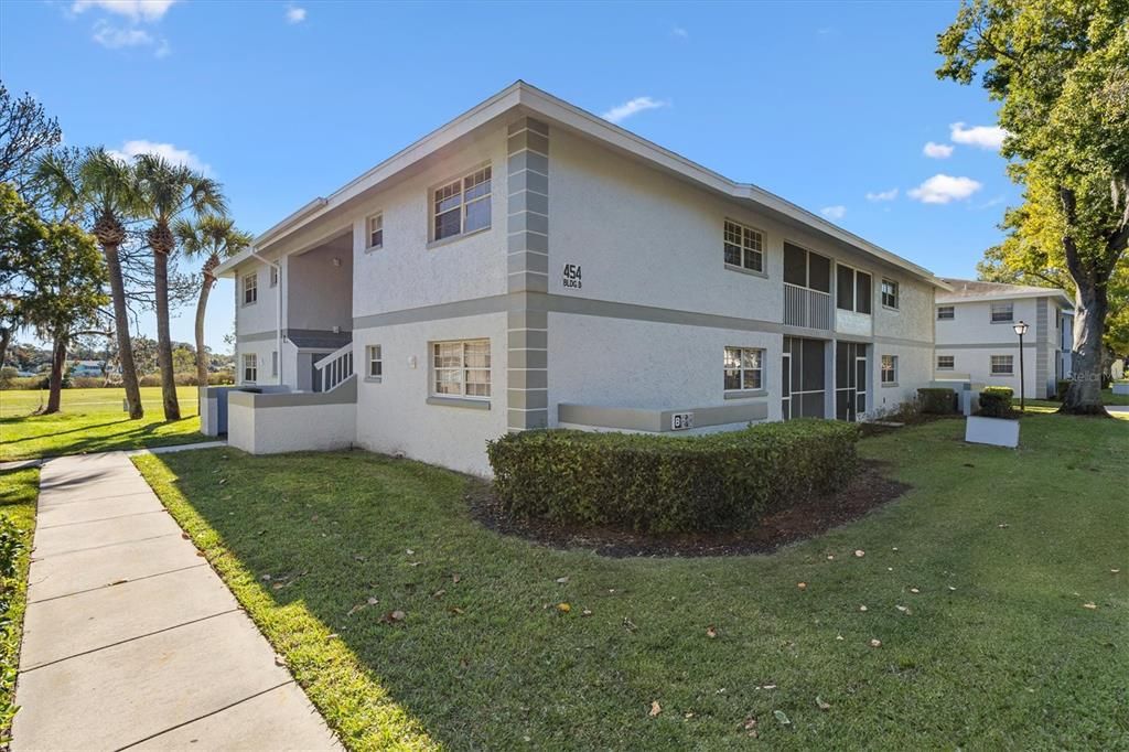 En Venta: $134,900 (2 camas, 2 baños, 837 Pies cuadrados)