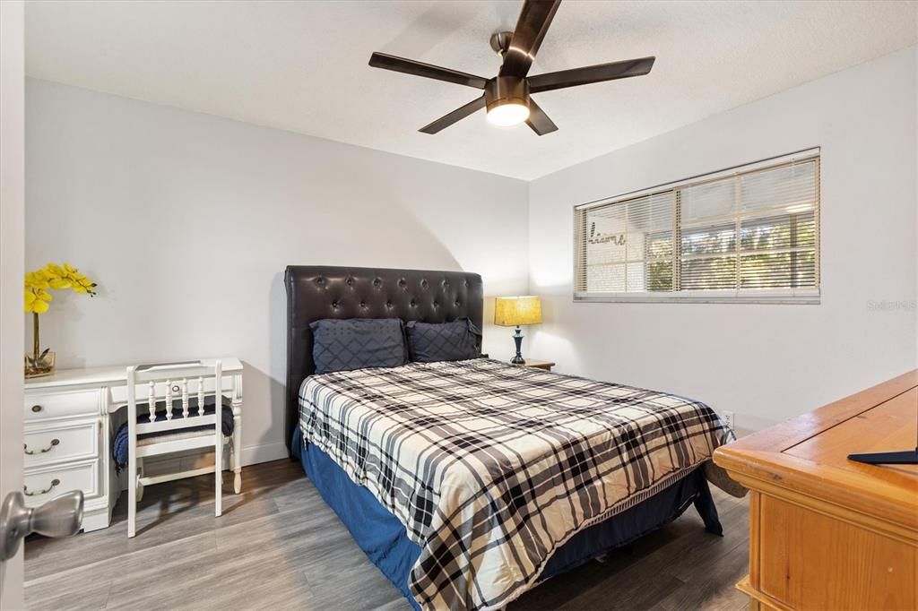 En Venta: $134,900 (2 camas, 2 baños, 837 Pies cuadrados)