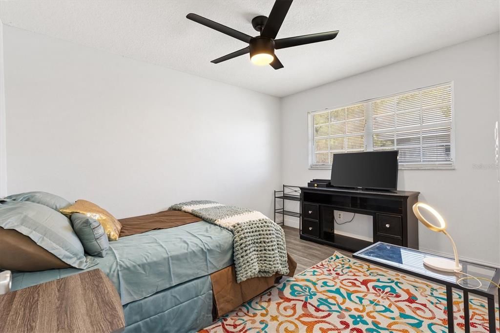 En Venta: $134,900 (2 camas, 2 baños, 837 Pies cuadrados)