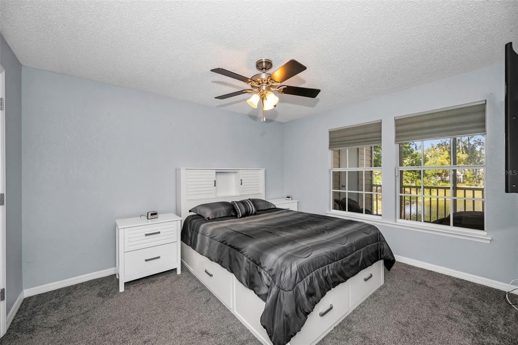 For Sale: $204,900 (2 beds, 2 baths, 1121 Square Feet)