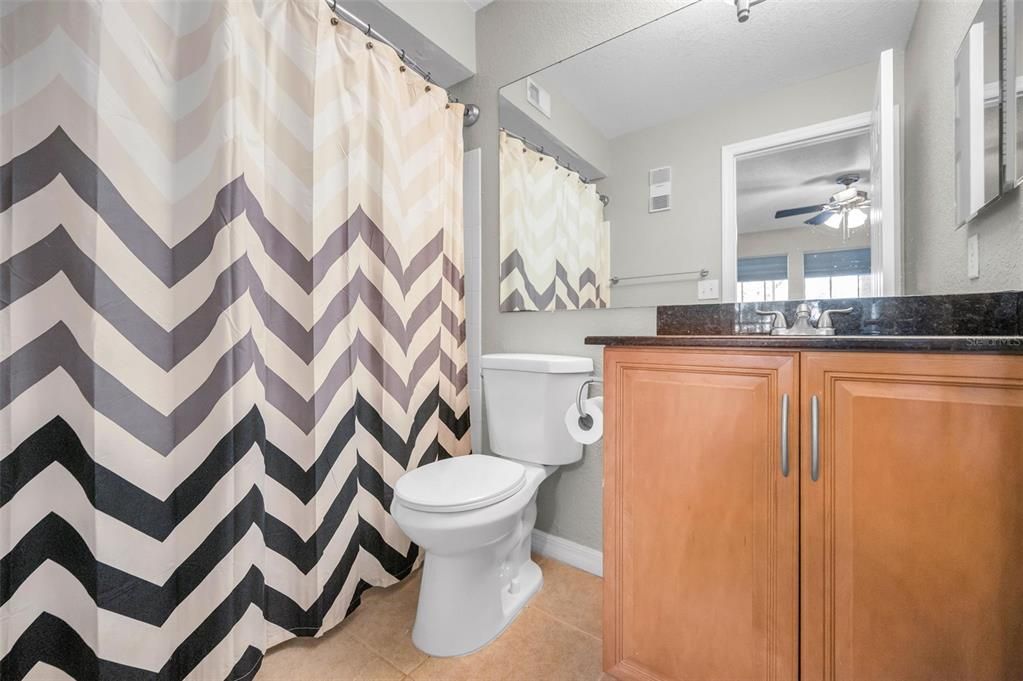 For Sale: $204,900 (2 beds, 2 baths, 1121 Square Feet)