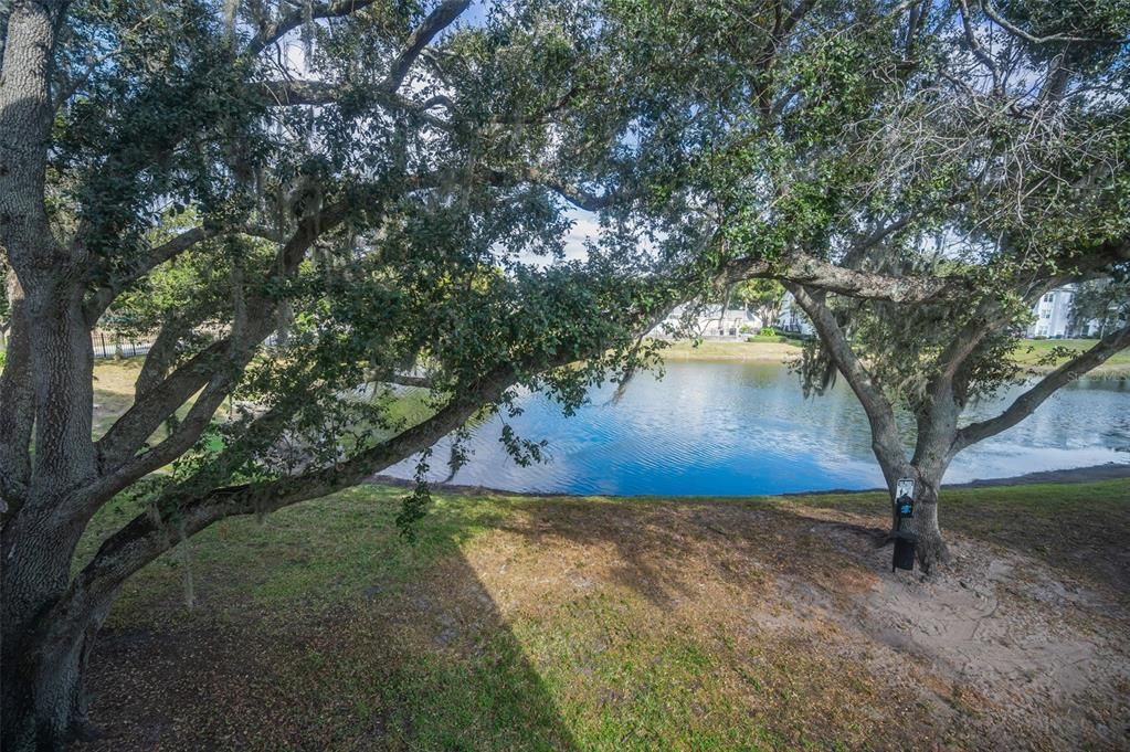 For Sale: $204,900 (2 beds, 2 baths, 1121 Square Feet)