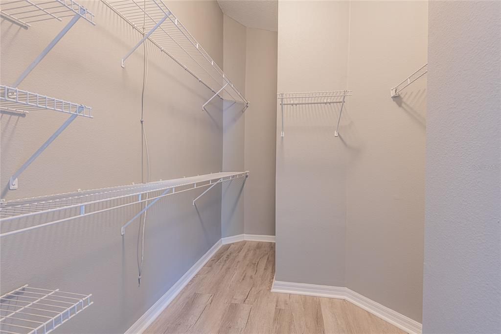 待售: $420,000 (4 贝兹, 3 浴室, 1827 平方英尺)