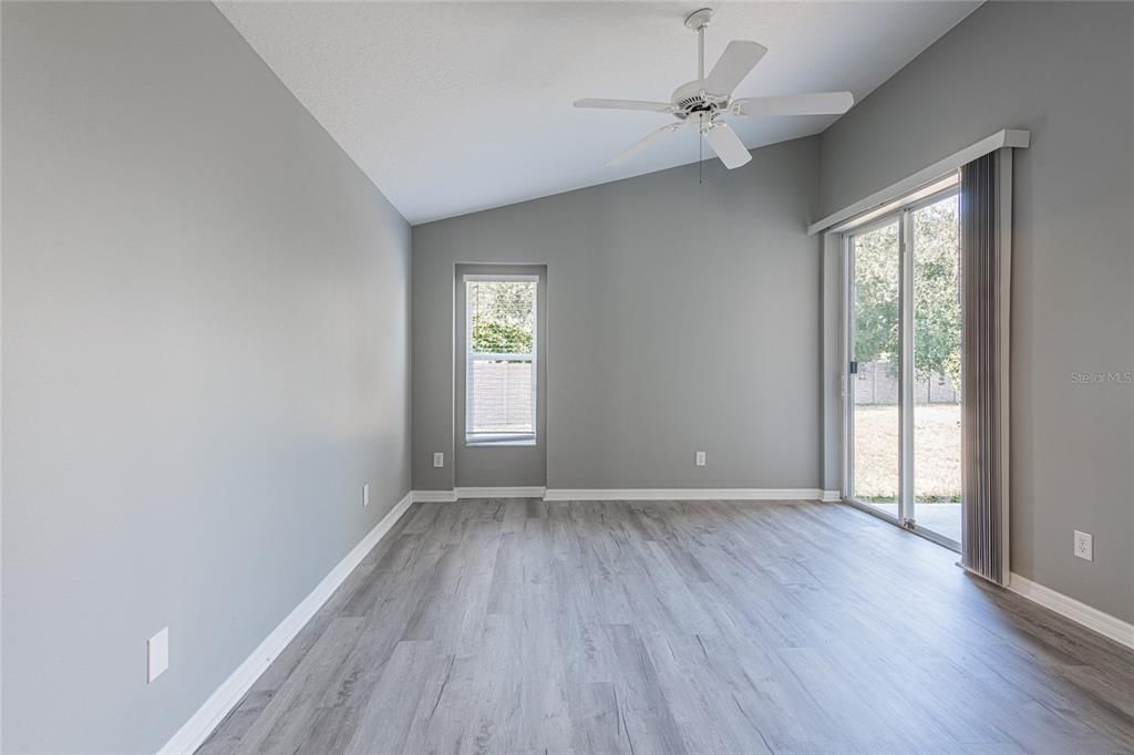 待售: $420,000 (4 贝兹, 3 浴室, 1827 平方英尺)