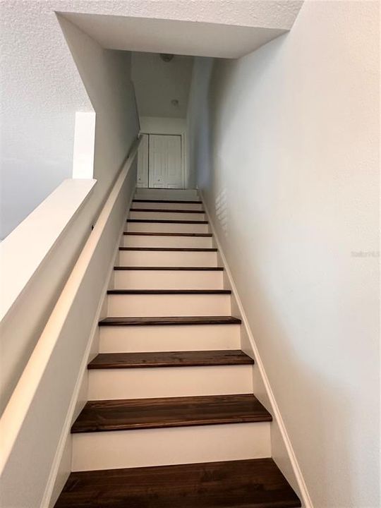 For Rent: $1,800 (2 beds, 1 baths, 1134 Square Feet)