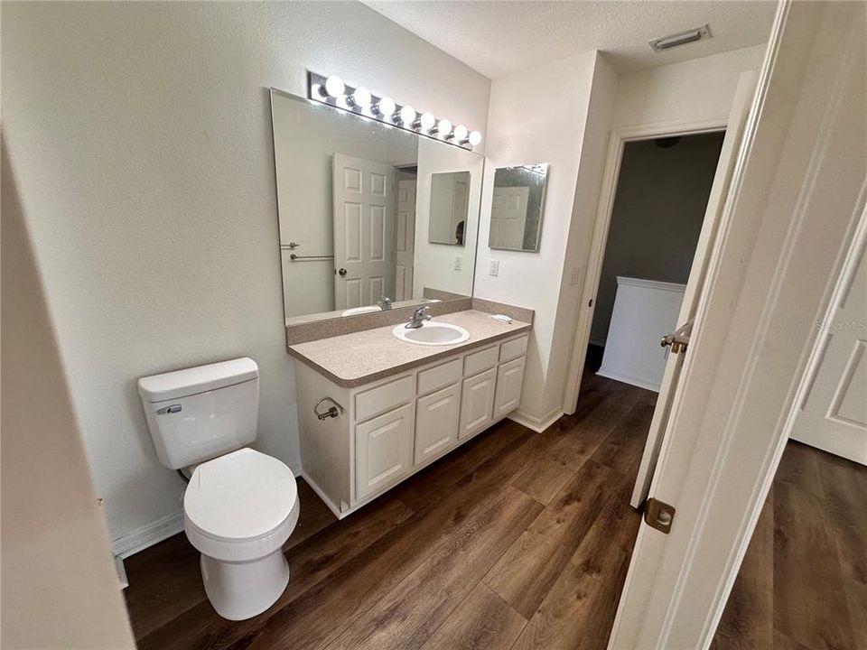 For Rent: $1,800 (2 beds, 1 baths, 1134 Square Feet)