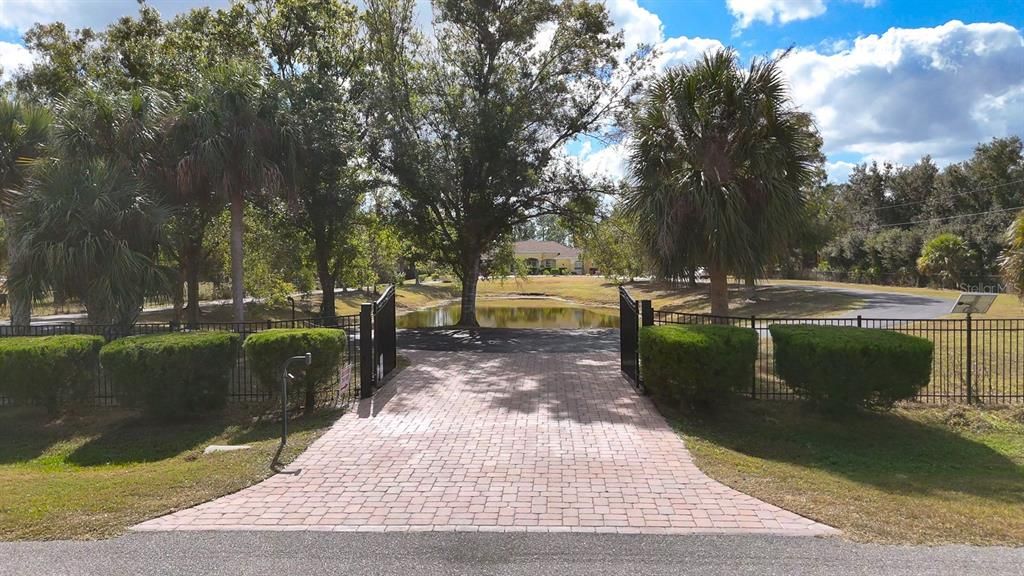 На продажу: $1,299,000 (3 спален, 3 ванн, 2592 Квадратных фут)