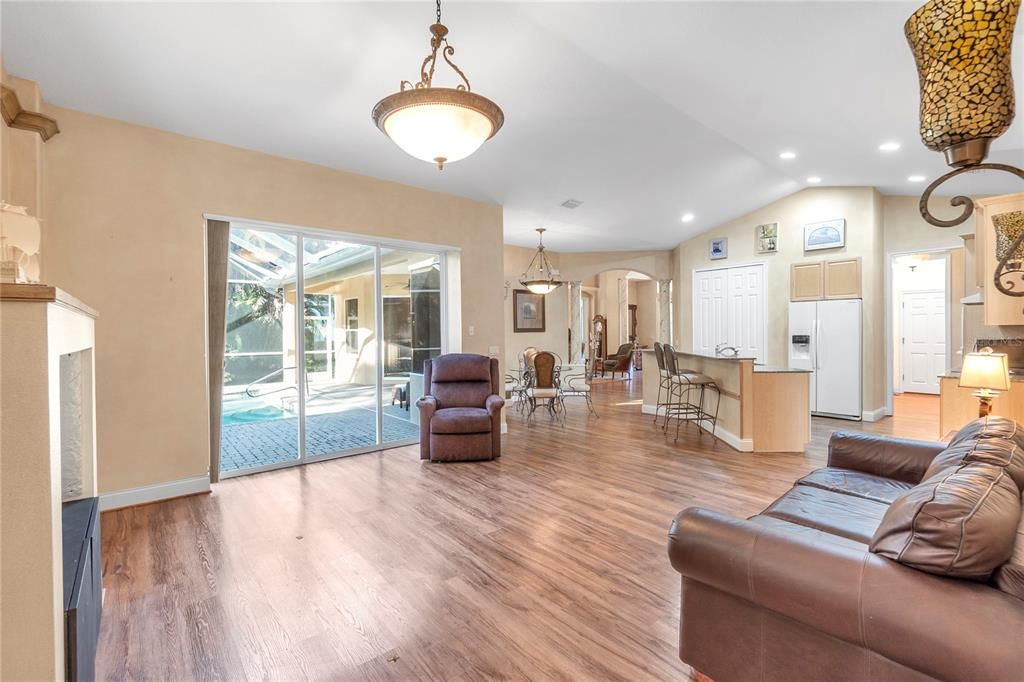 For Sale: $949,999 (4 beds, 3 baths, 2623 Square Feet)