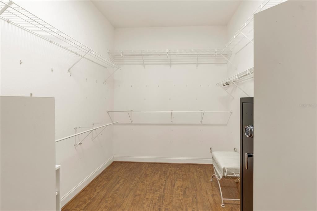 For Sale: $949,999 (4 beds, 3 baths, 2623 Square Feet)