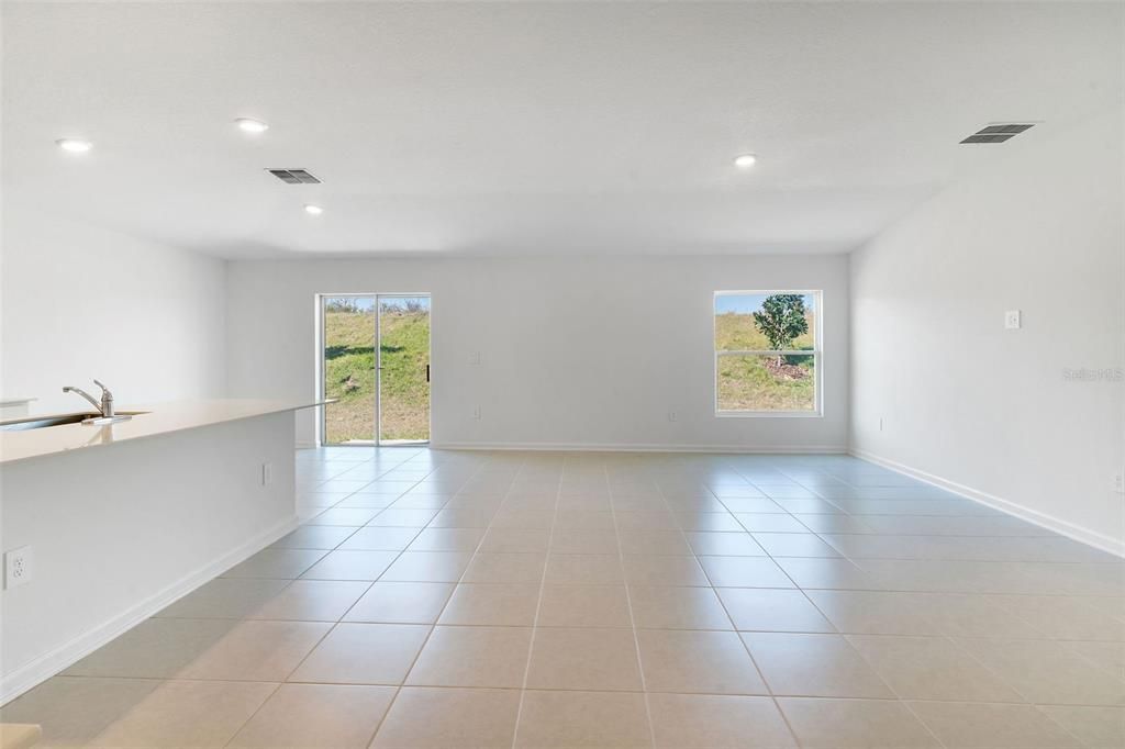 En Renta: $2,300 (4 camas, 2 baños, 2109 Pies cuadrados)