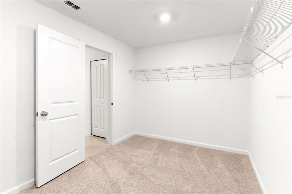 En Renta: $2,300 (4 camas, 2 baños, 2109 Pies cuadrados)