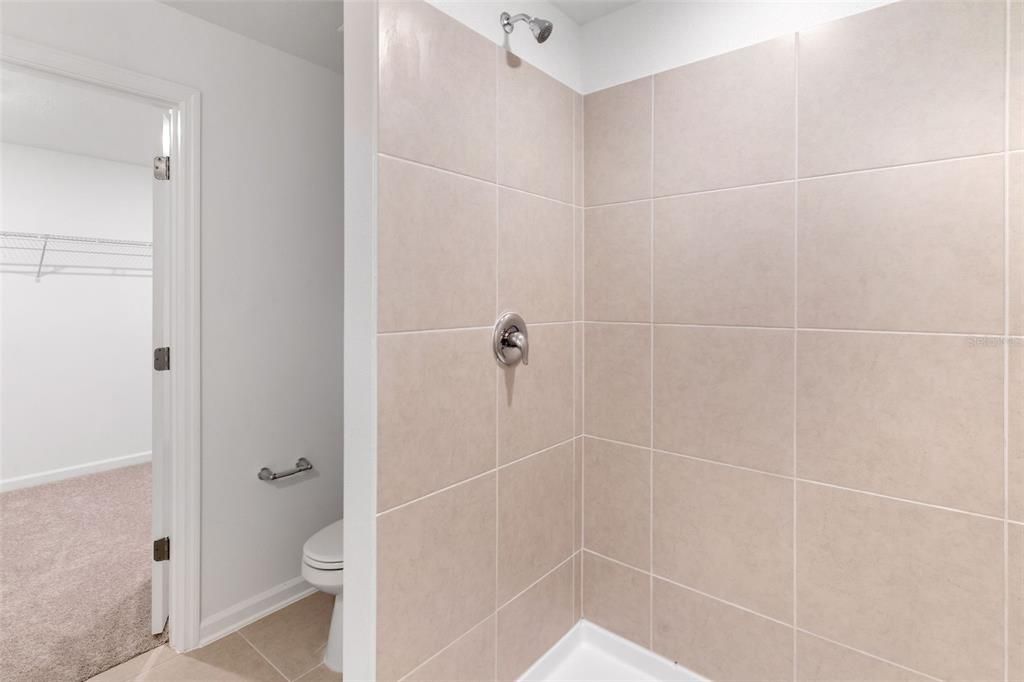 En Renta: $2,300 (4 camas, 2 baños, 2109 Pies cuadrados)