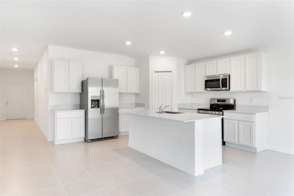 En Renta: $2,300 (4 camas, 2 baños, 2109 Pies cuadrados)