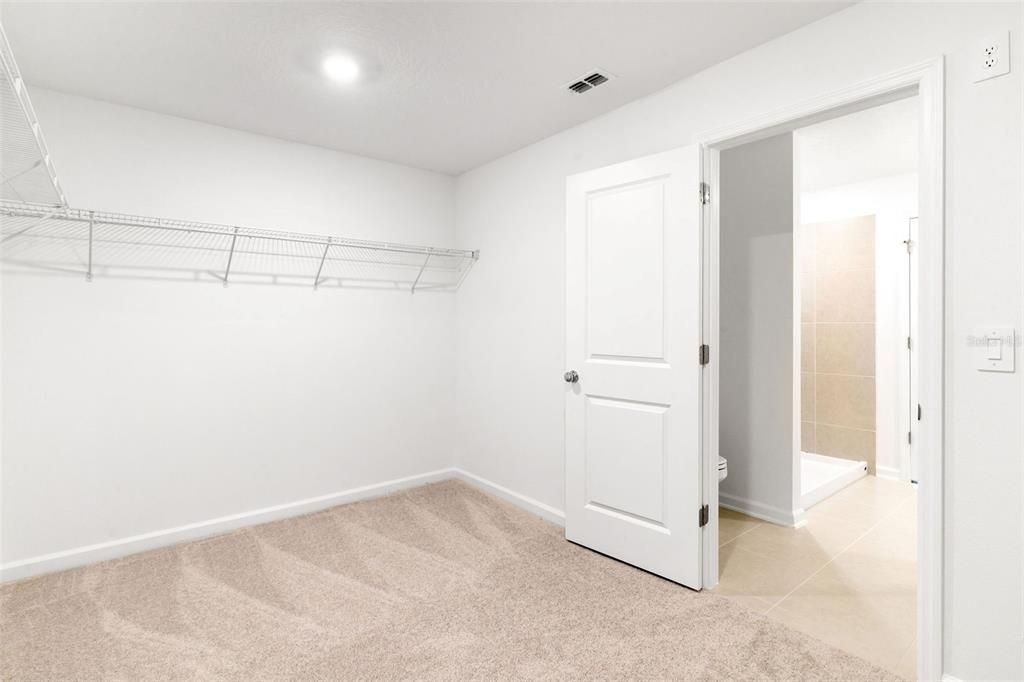 En Renta: $2,300 (4 camas, 2 baños, 2109 Pies cuadrados)