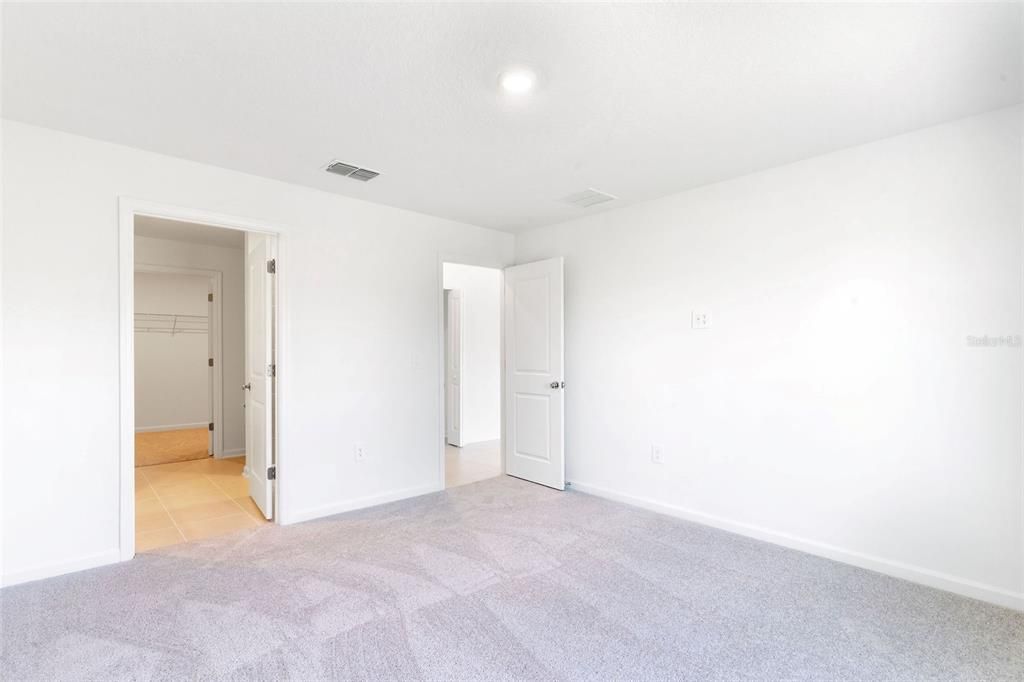 En Renta: $2,300 (4 camas, 2 baños, 2109 Pies cuadrados)