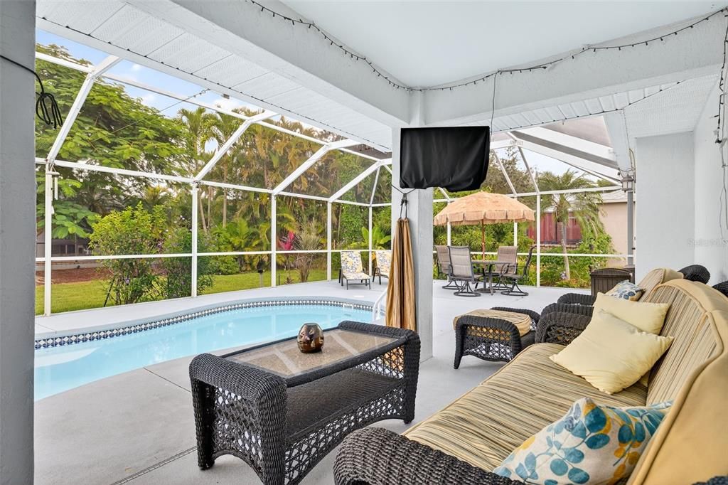 For Sale: $434,900 (3 beds, 2 baths, 1394 Square Feet)