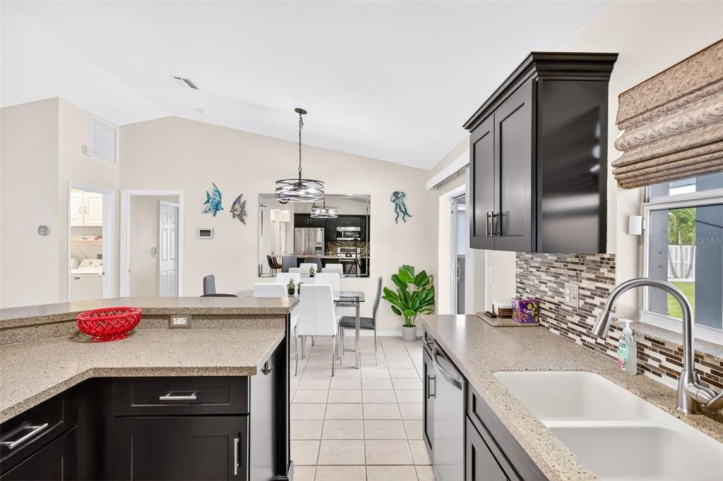 For Sale: $434,900 (3 beds, 2 baths, 1394 Square Feet)