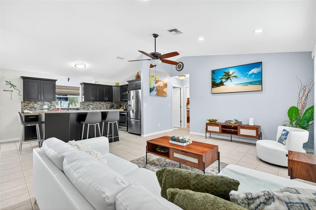 For Sale: $434,900 (3 beds, 2 baths, 1394 Square Feet)