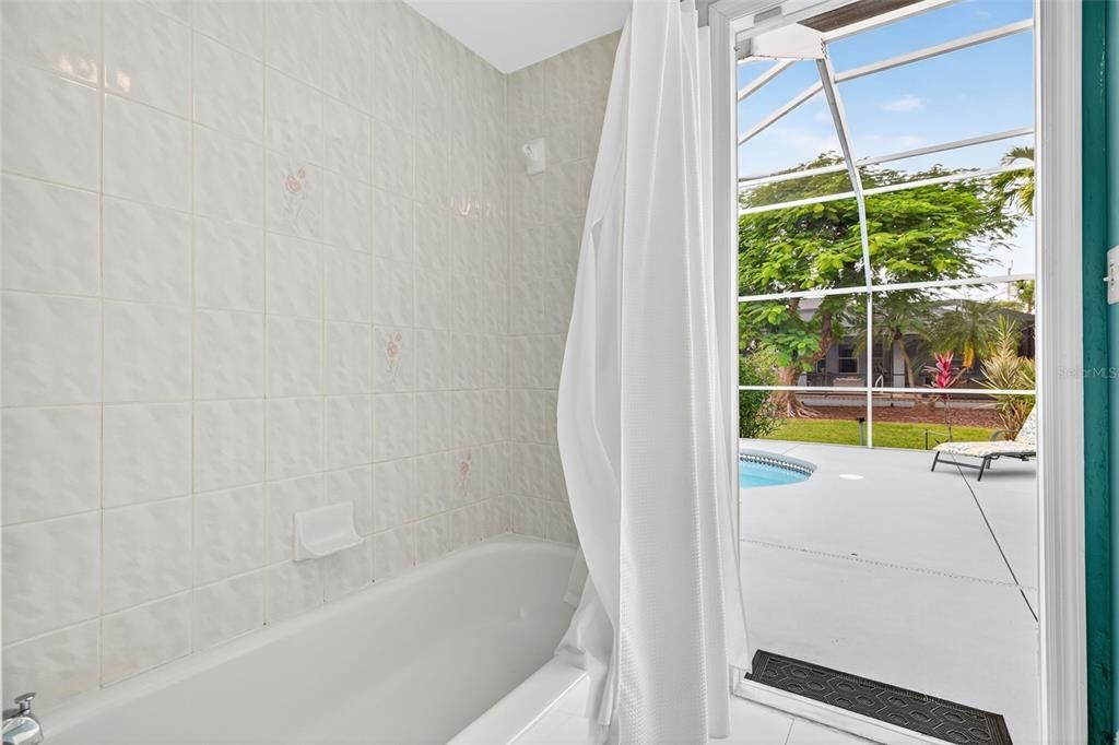 For Sale: $434,900 (3 beds, 2 baths, 1394 Square Feet)