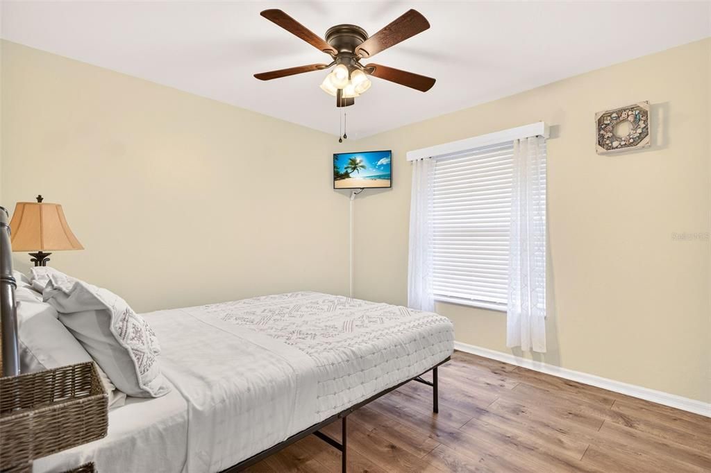 For Sale: $434,900 (3 beds, 2 baths, 1394 Square Feet)