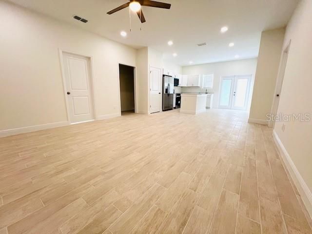 For Rent: $2,750 (4 beds, 2 baths, 1401 Square Feet)