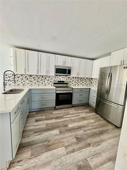 For Sale: $299,000 (3 beds, 2 baths, 803 Square Feet)