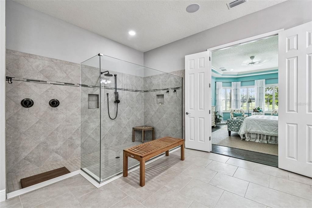 For Sale: $1,395,000 (2 beds, 3 baths, 2625 Square Feet)