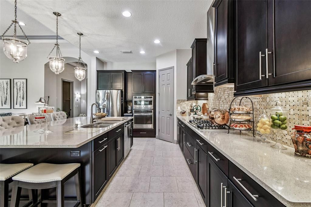 For Sale: $1,395,000 (2 beds, 3 baths, 2625 Square Feet)