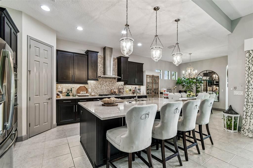 For Sale: $1,395,000 (2 beds, 3 baths, 2625 Square Feet)