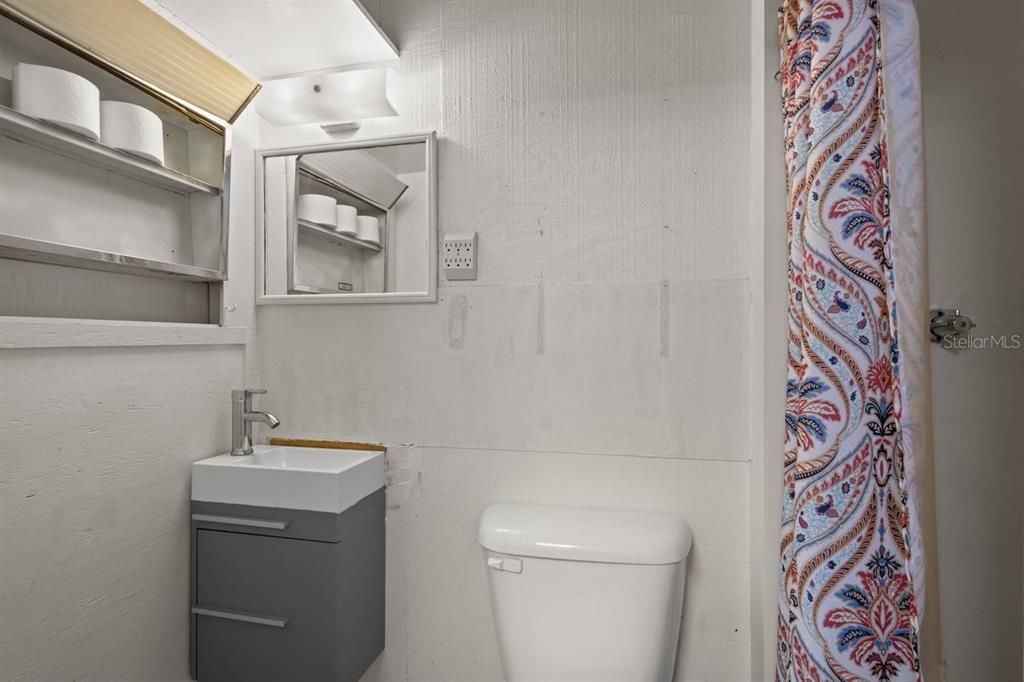 На продажу: $178,000 (2 спален, 2 ванн, 992 Квадратных фут)